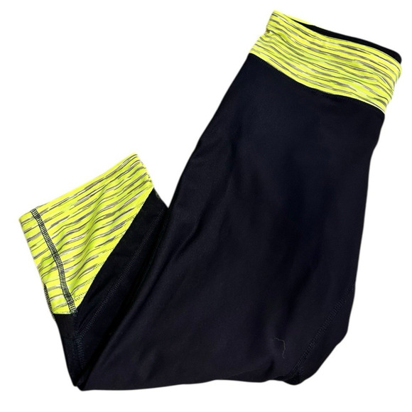 Xersion Fitted Crop Athletic Leggings Sz Large Black Neon Activewear Capri Pants - Picture 6 of 6